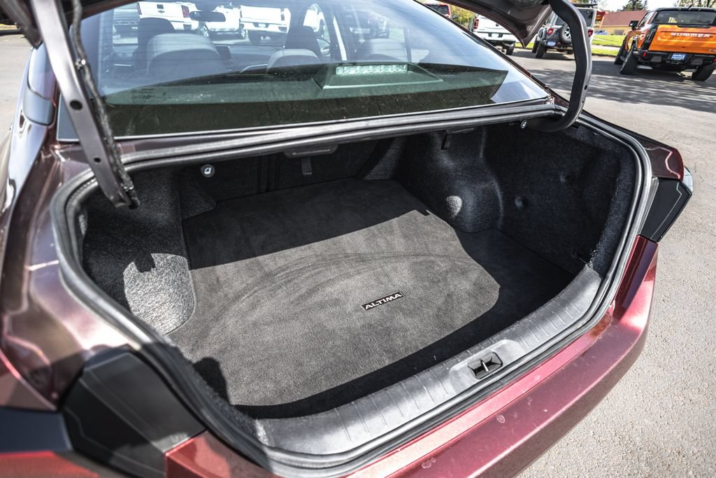 Used 2024 Nissan Altima 2.5 SV FWD image 33