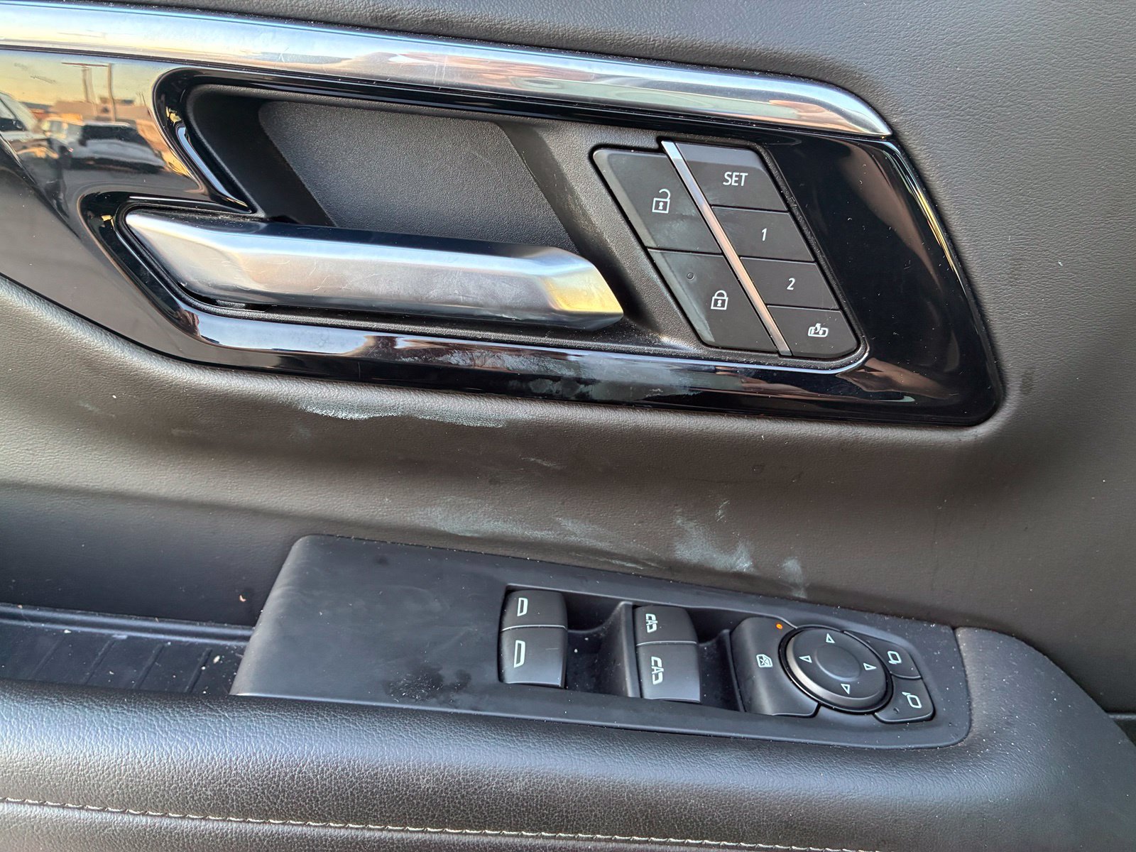 Used 2025 Chevrolet Tahoe LT RWD image 5