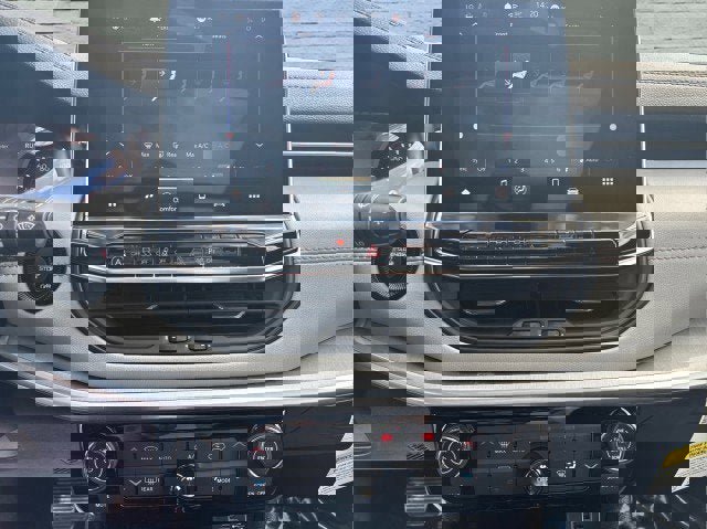 New 2025 Jeep Compass Limited w/ Sun & Sound Group image 13