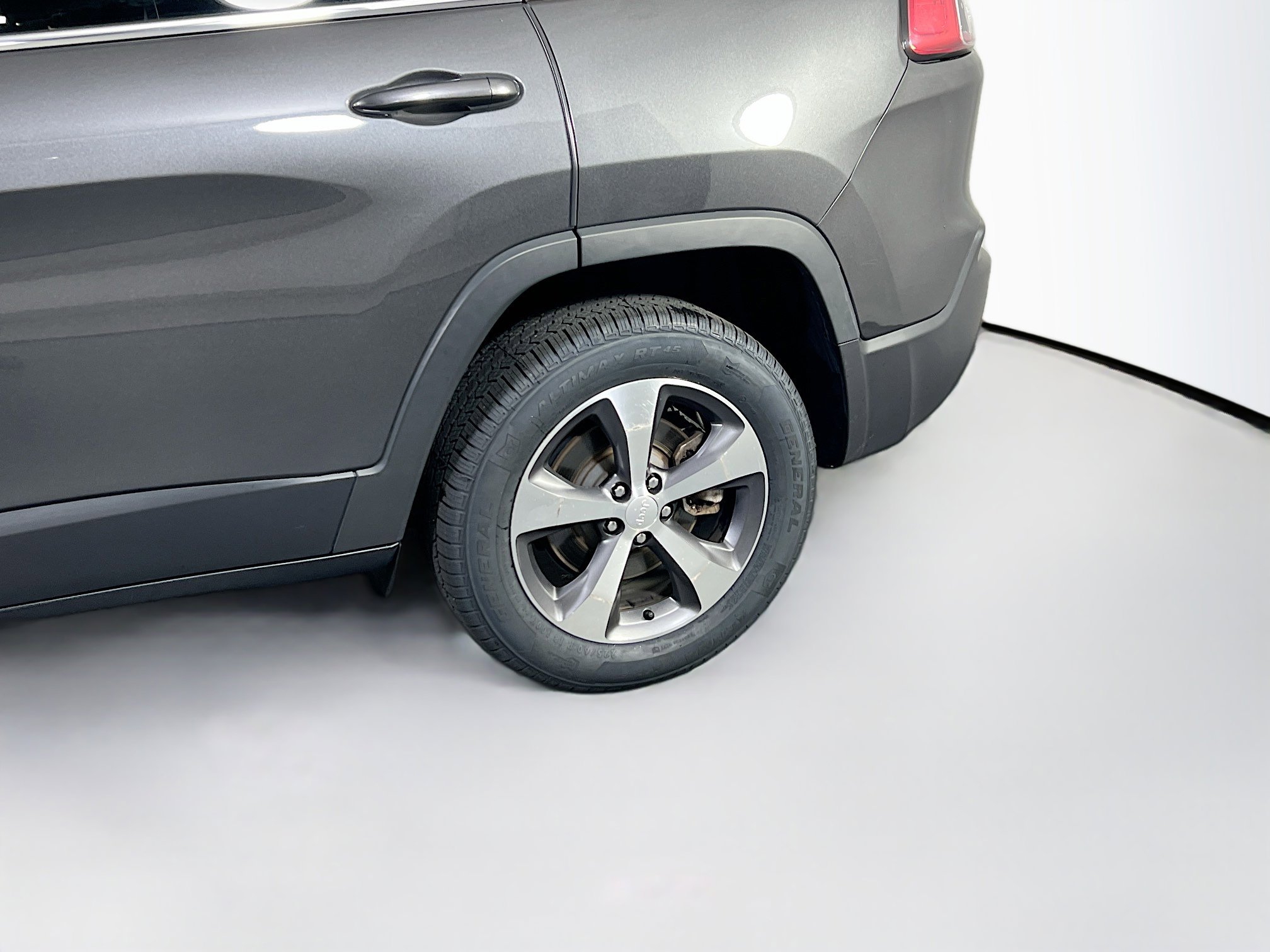 Used 2022 Jeep Cherokee Limited image 30