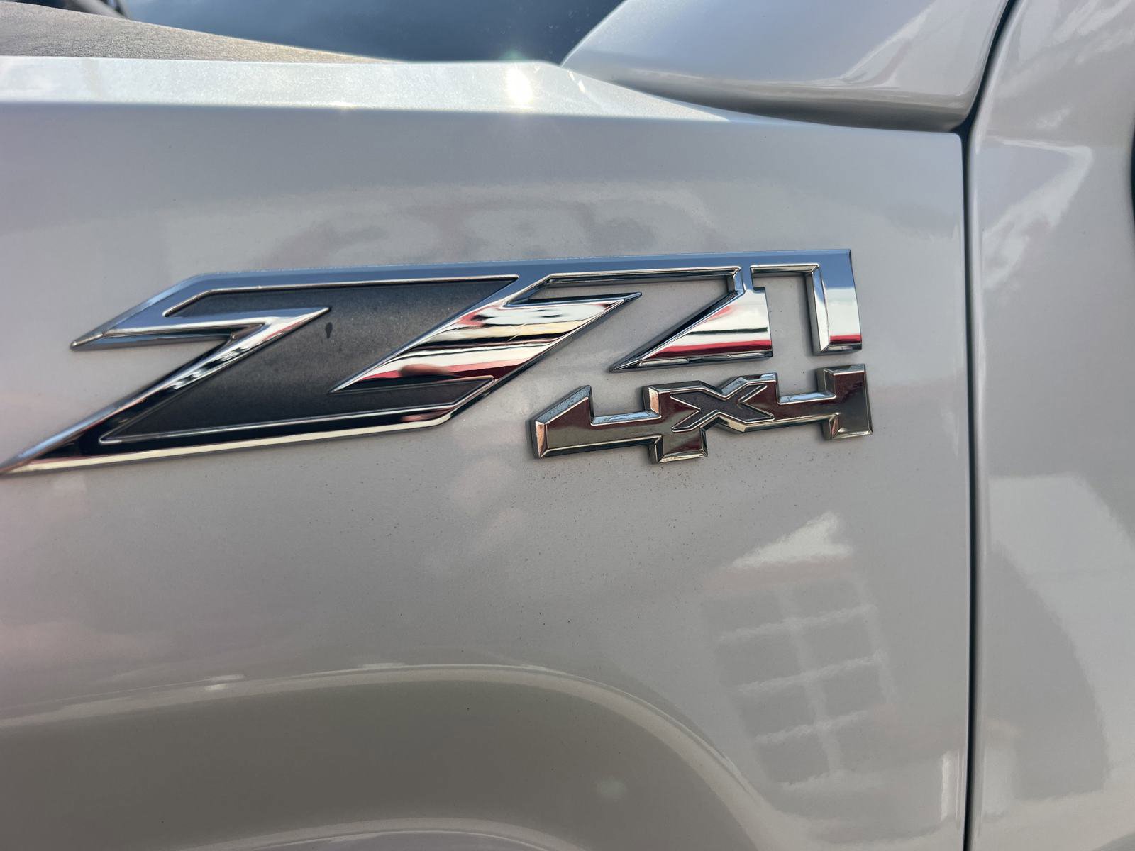 Used 2018 GMC Sierra 1500 SLT image 16