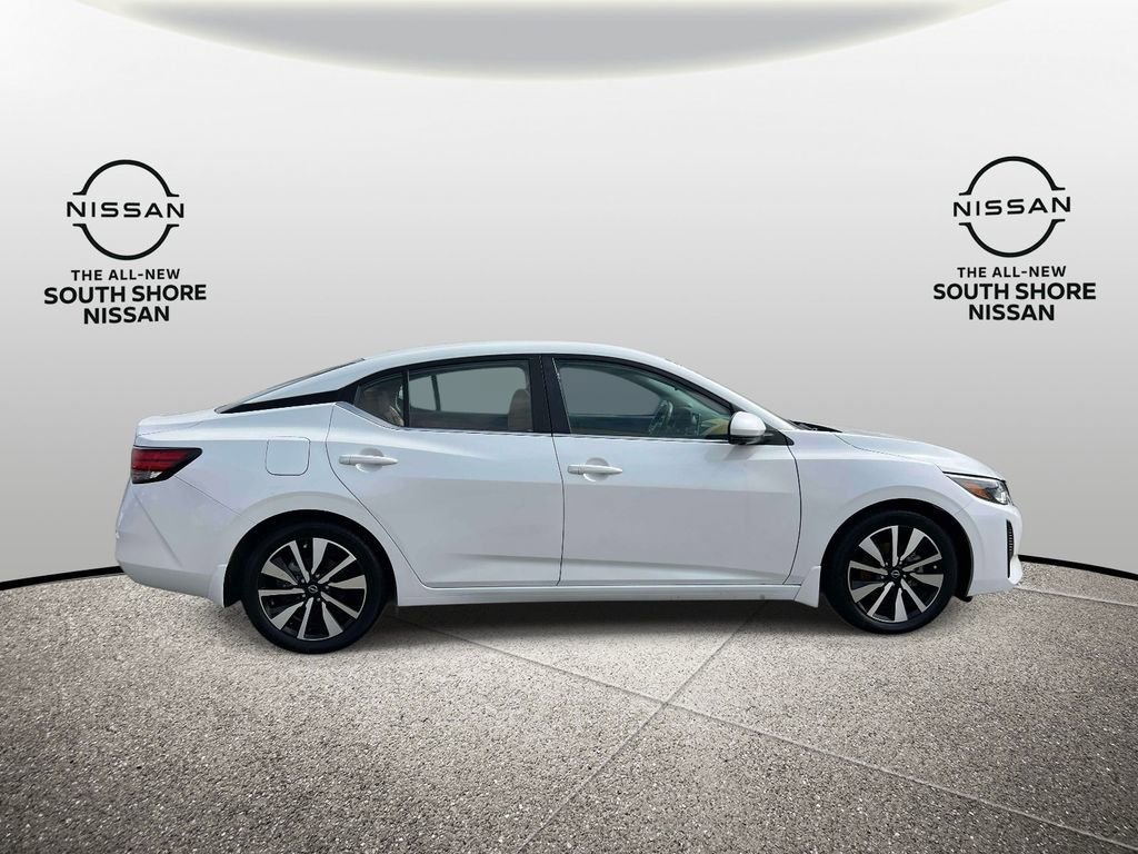 Used 2025 Nissan Sentra SV w/ SV Premium Package FWD image 5
