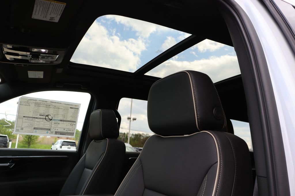 New 2026 Chevrolet Tahoe Premier w/ Sun And Tow Package AWD/4WD image 31