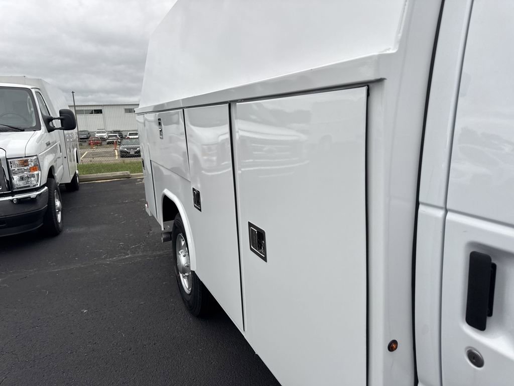 New 2026 Ford E-350 and Econoline 350 Super Duty w/ Power Equipment Group RWD image 12