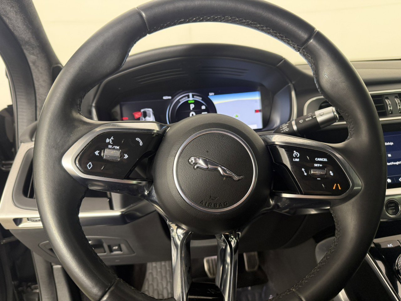 Used 2020 Jaguar I-PACE HSE image 24