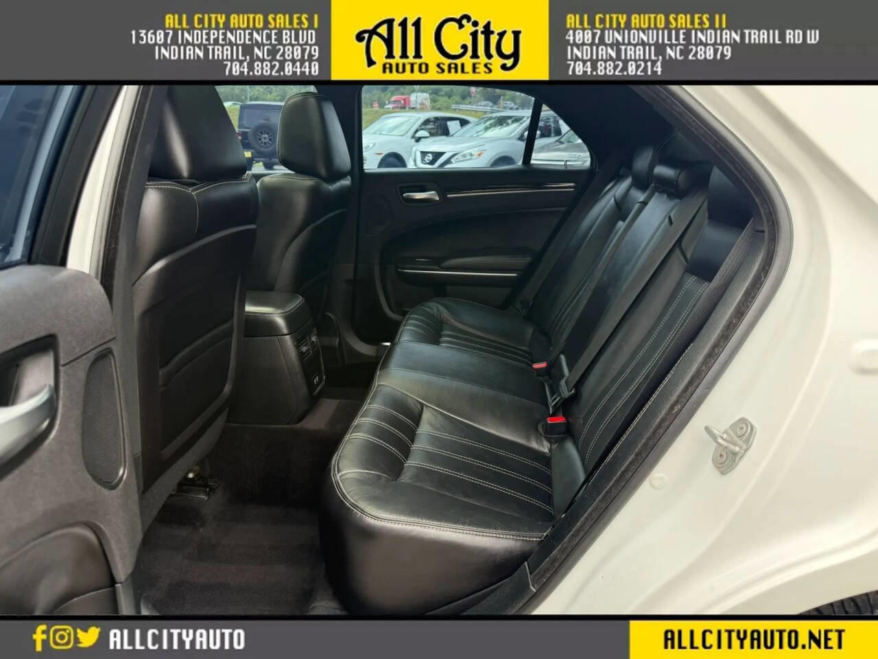 Used 2018 Chrysler 300 S w/ 300S Premium Group RWD image 15