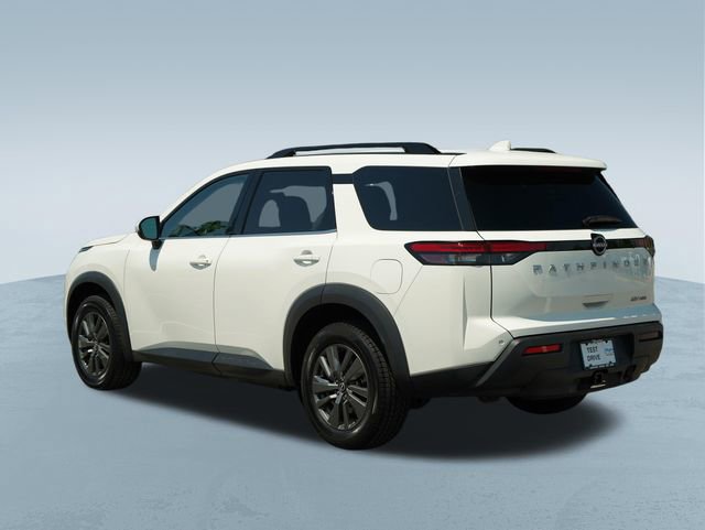 Used 2022 Nissan Pathfinder SV w/ SV Premium Package image 6