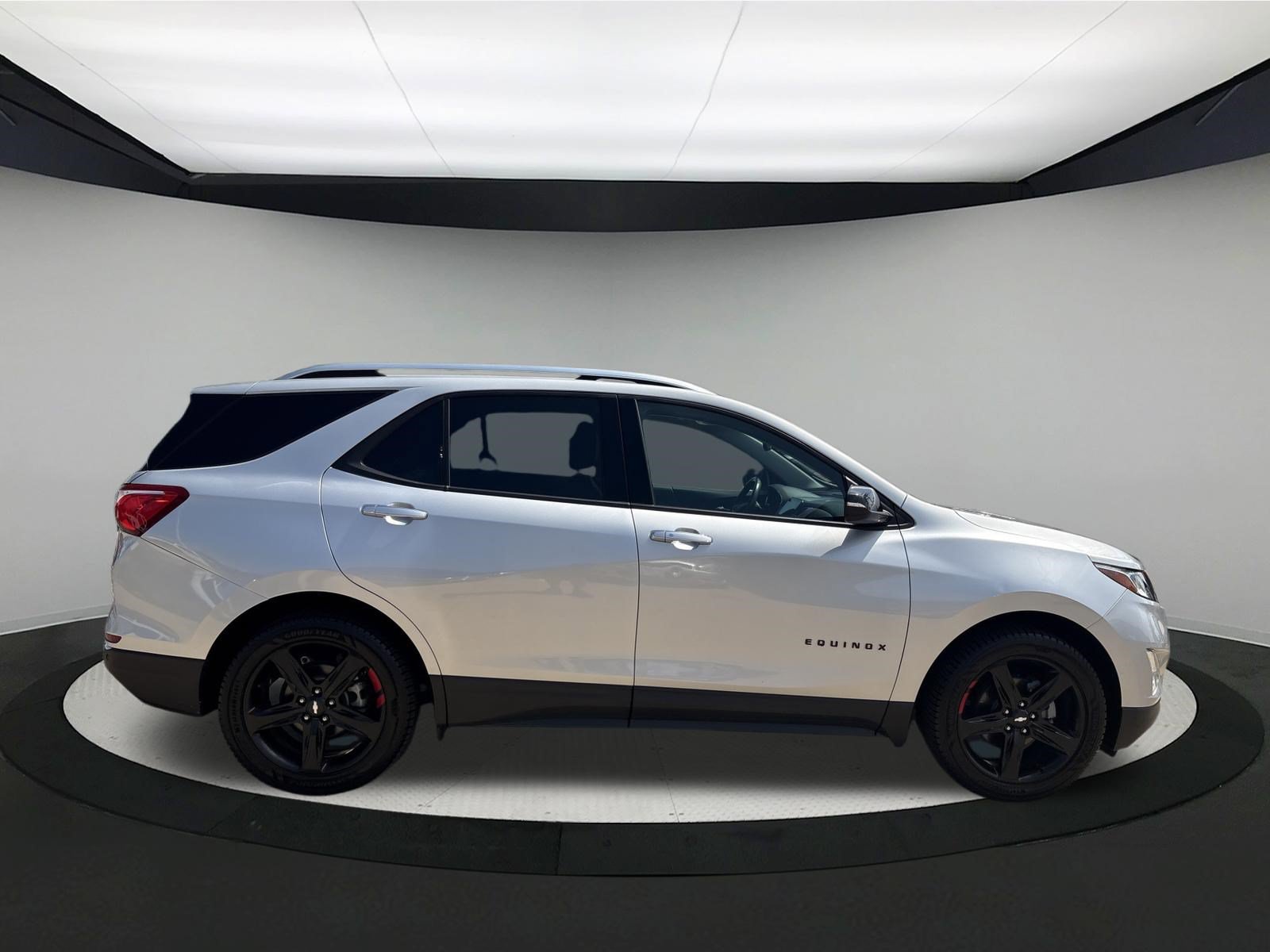 Used 2021 Chevrolet Equinox Premier w/ Redline Edition FWD image 6