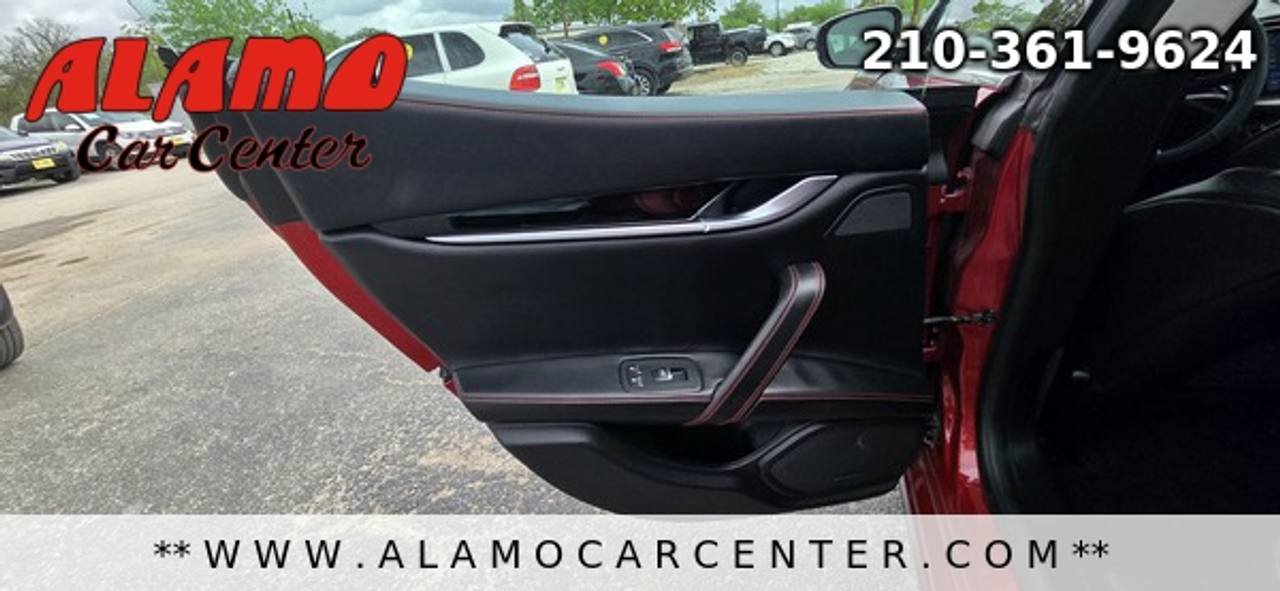 Used 2017 Maserati Ghibli S Q4 AWD/4WD image 28