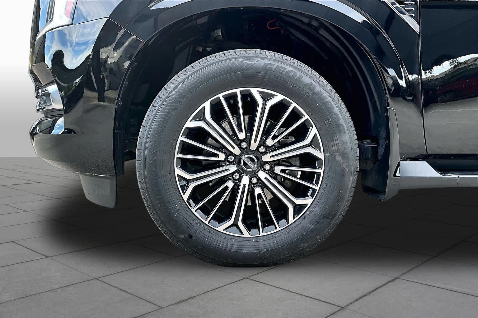 Certified 2025 Nissan Armada SL AWD/4WD image 11