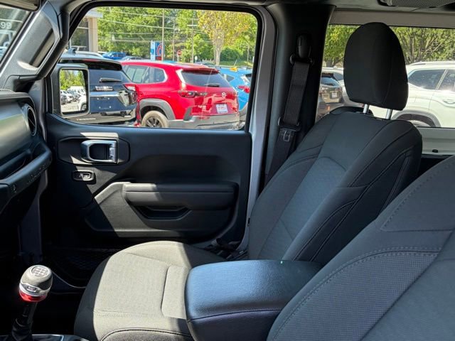 Used 2020 Jeep Wrangler Sport AWD/4WD image 31
