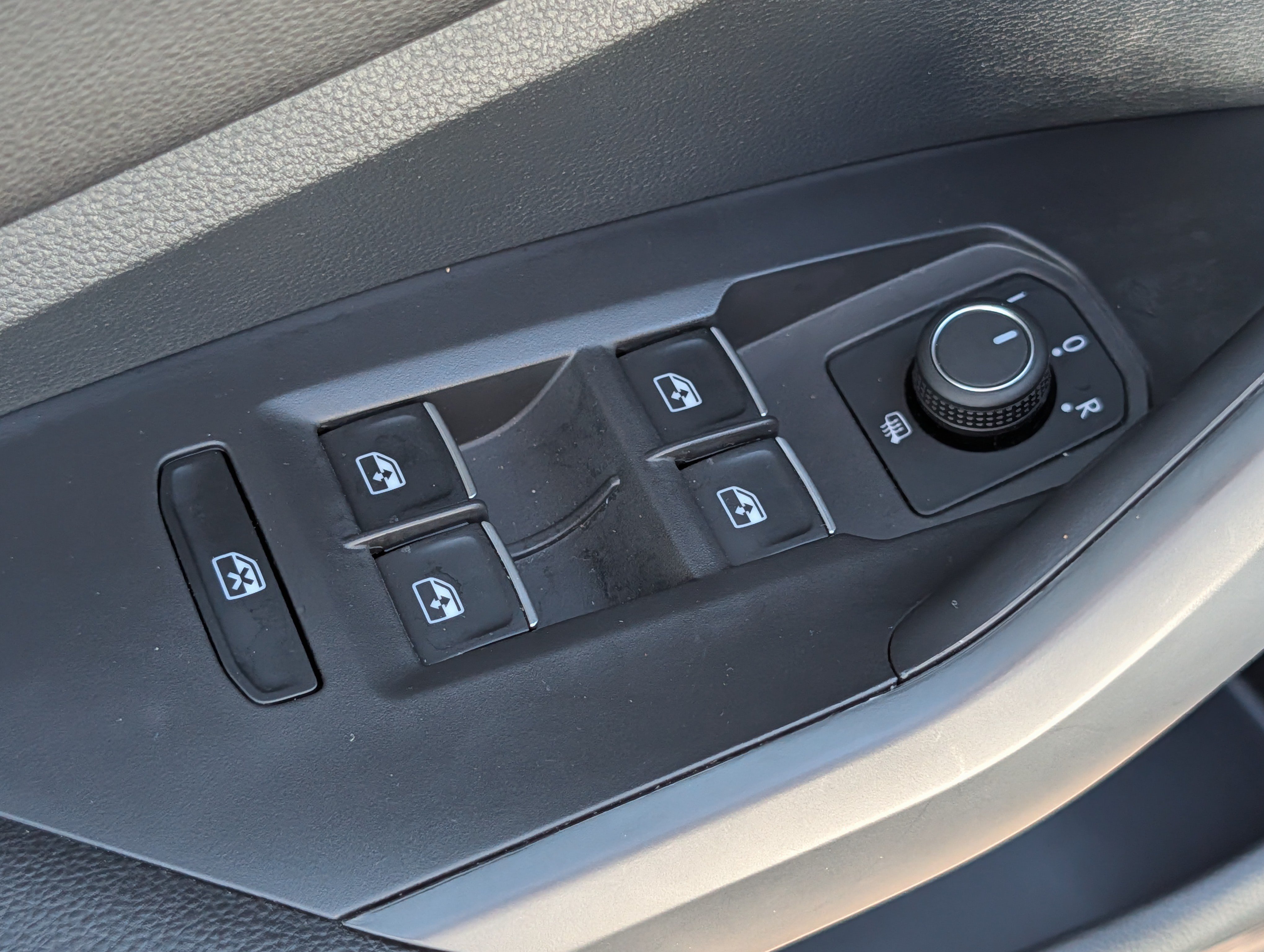 Used 2025 Volkswagen Jetta Sport FWD image 19