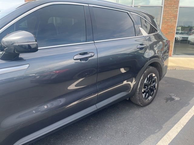 Used 2024 Kia Sorento S AWD/4WD image 2
