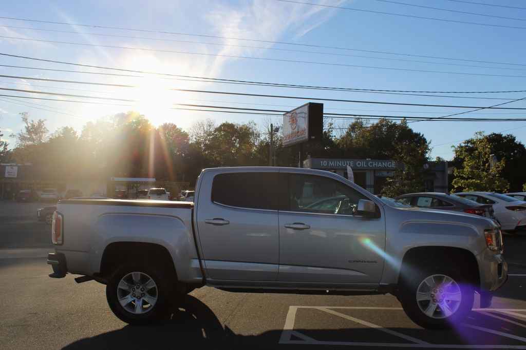 Used 2018 GMC Canyon SLE w/ SLE Convenience Package image 4