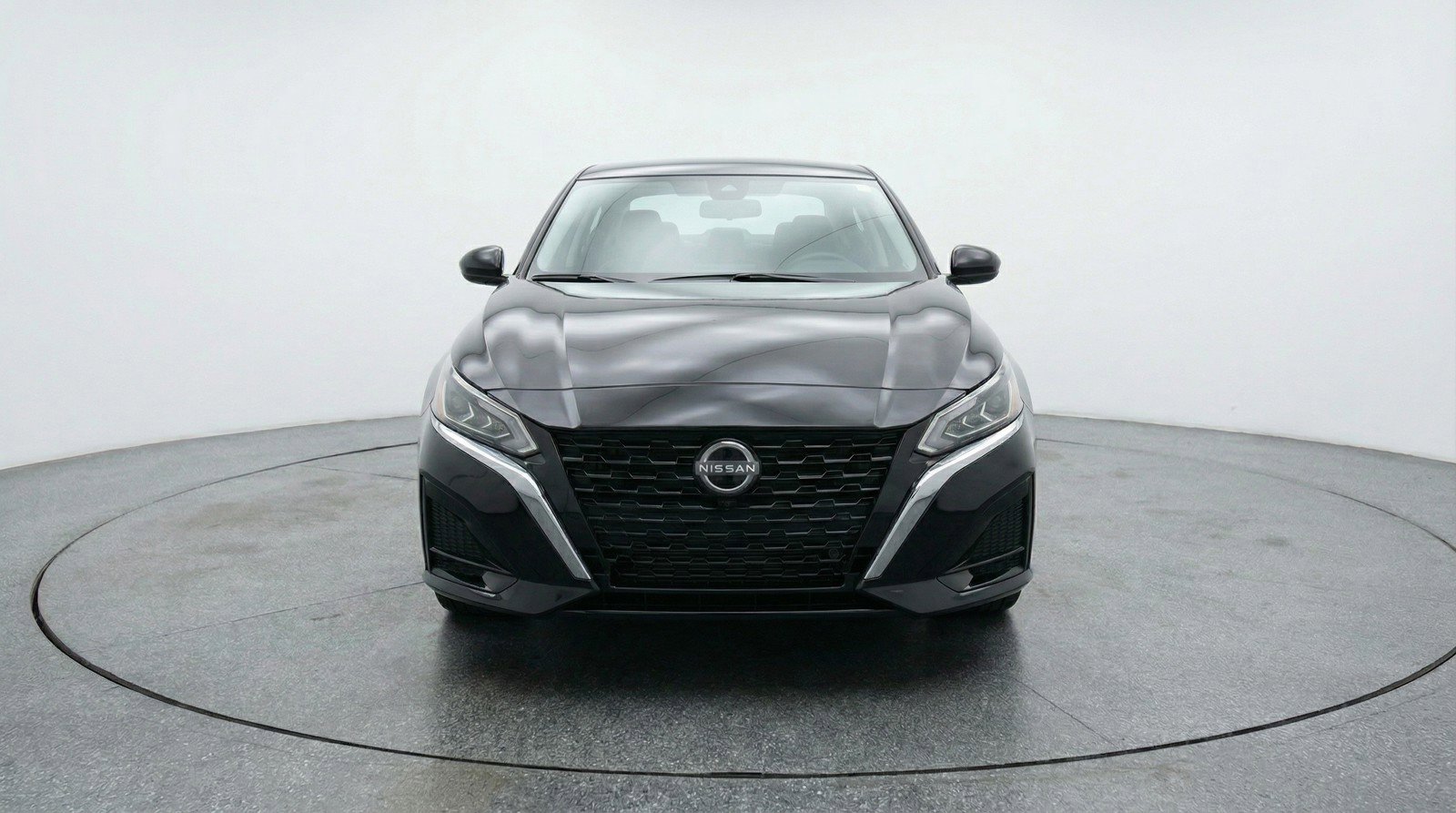 Used 2025 Nissan Altima 2.5 SV image 2