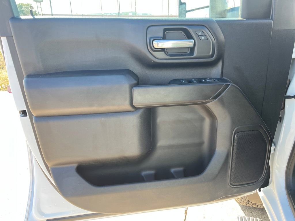 Used 2025 Chevrolet Silverado 2500 Custom w/ Custom Convenience Package image 11