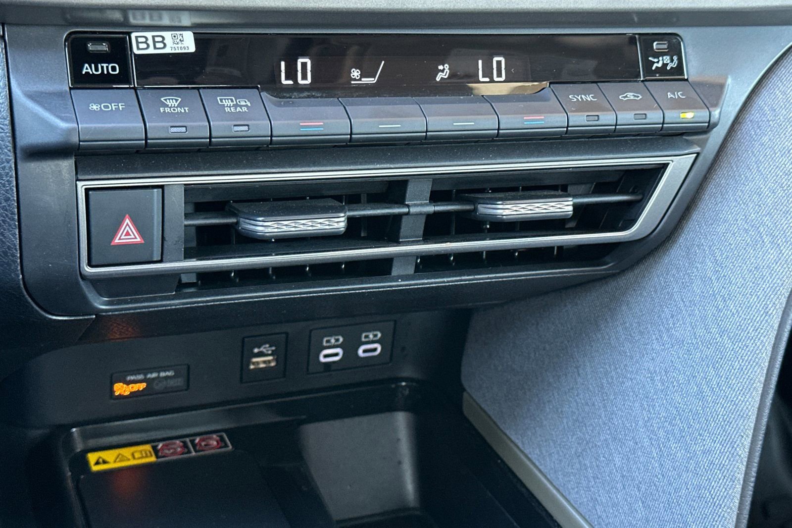 Used 2025 Toyota Camry LE image 20