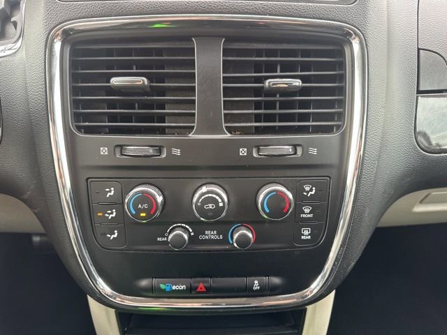 Used 2018 Dodge Grand Caravan SE w/ UConnect Hands-Free Group FWD image 19