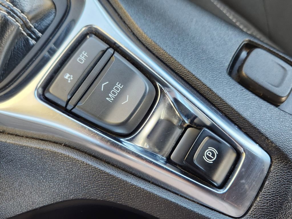 Used 2023 Chevrolet Camaro LT RWD image 12