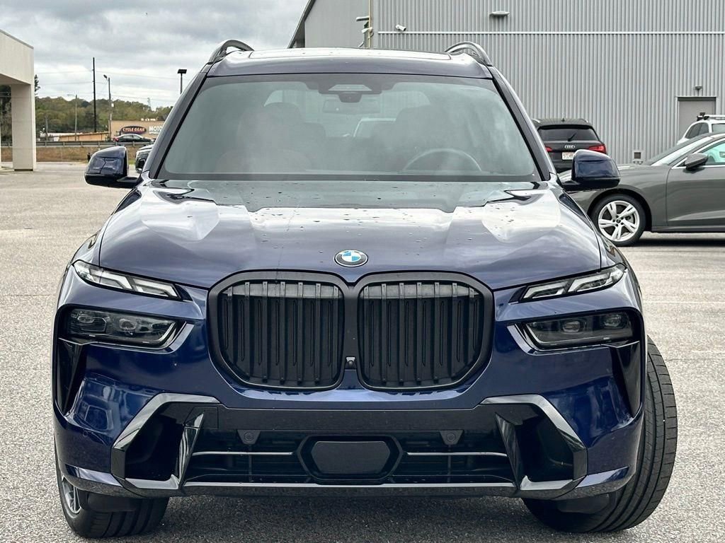 Used 2024 BMW X7 xDrive40i w/ Executive Package image 2