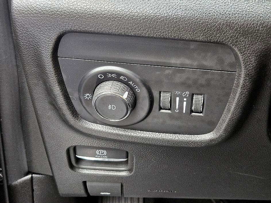 Used 2023 Jeep Grand Cherokee L Overland image 28