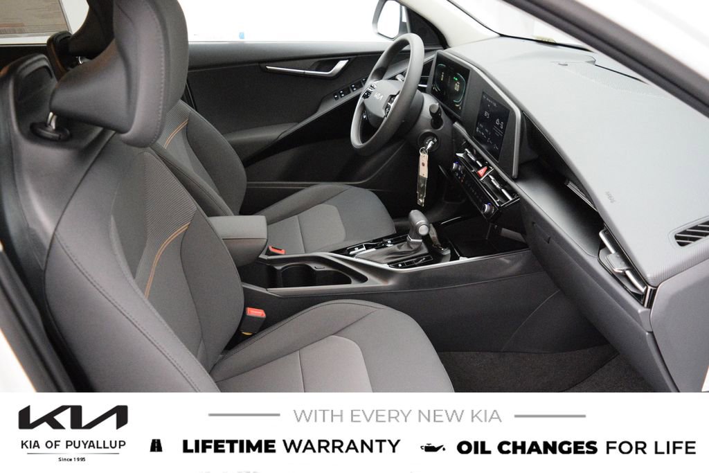 New 2026 Kia Niro LX image 16