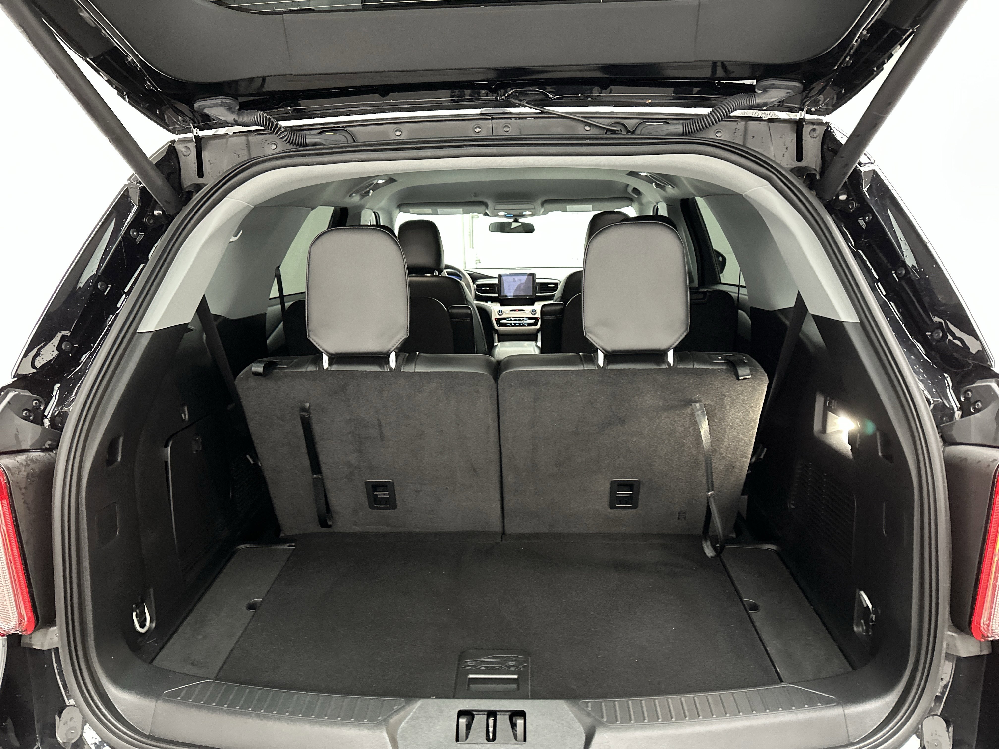 Used 2023 Ford Explorer XLT w/ Equipment Group 202A image 15