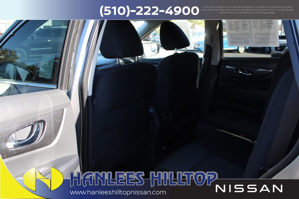 Used 2020 Nissan Rogue SV image 16