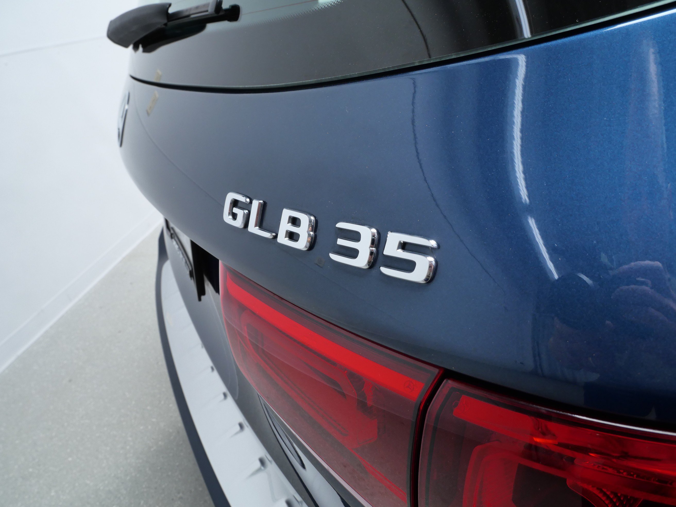 Certified 2022 Mercedes-Benz GLB 35 AMG 4MATIC image 6