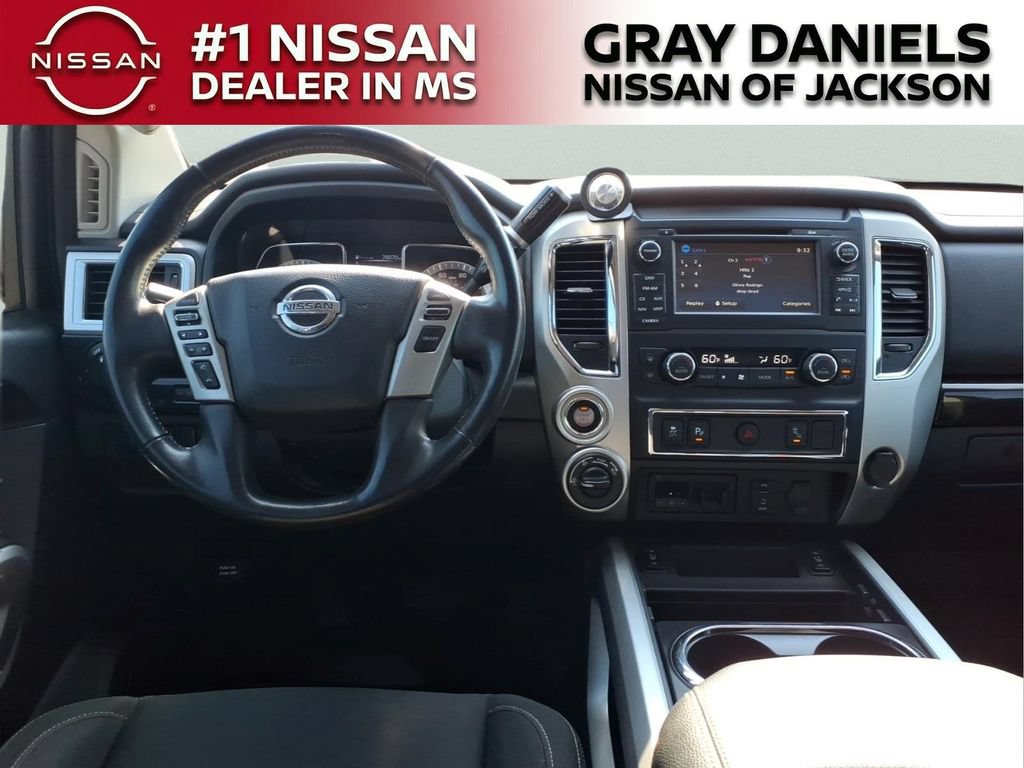 Used 2018 Nissan Titan SV w/ SV Convenience Package AWD/4WD image 10