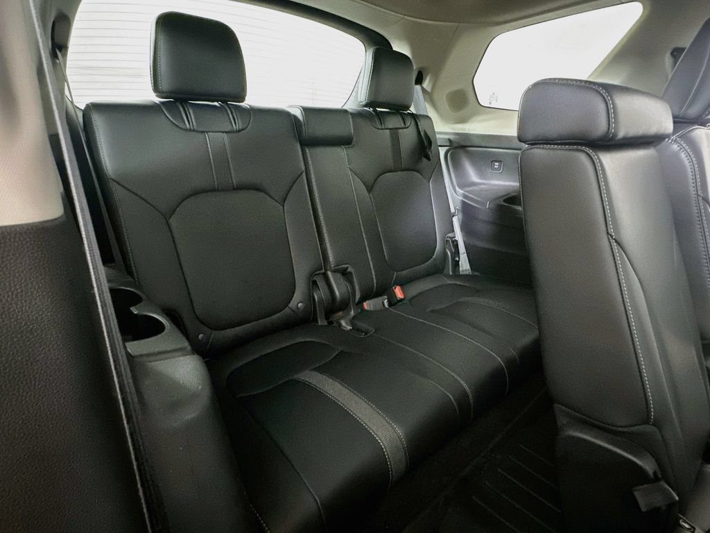 Used 2024 Honda Pilot Touring image 14