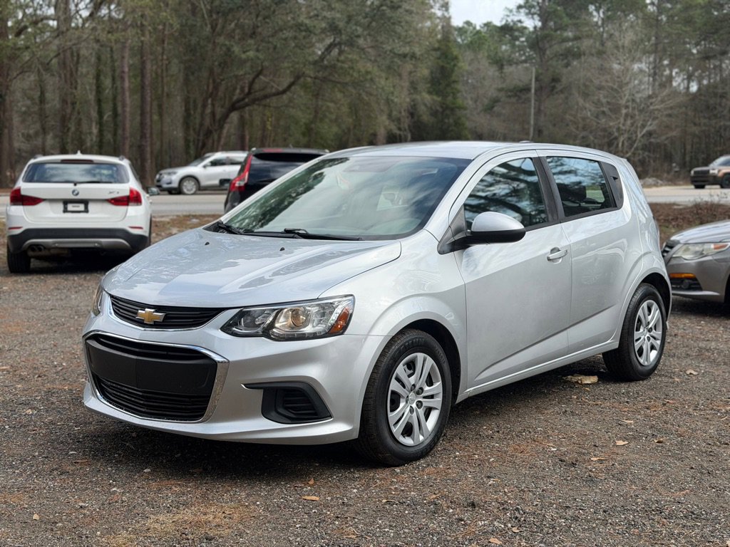 Used 2020 Chevrolet Sonic LT image 2