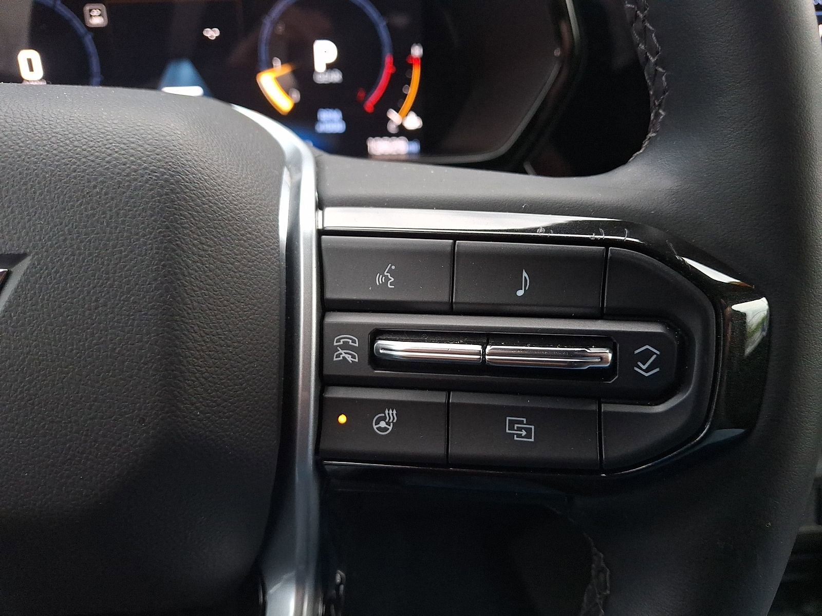 Used 2025 Chevrolet Colorado ZR2 w/ ZR2 Bison Edition AWD/4WD image 23