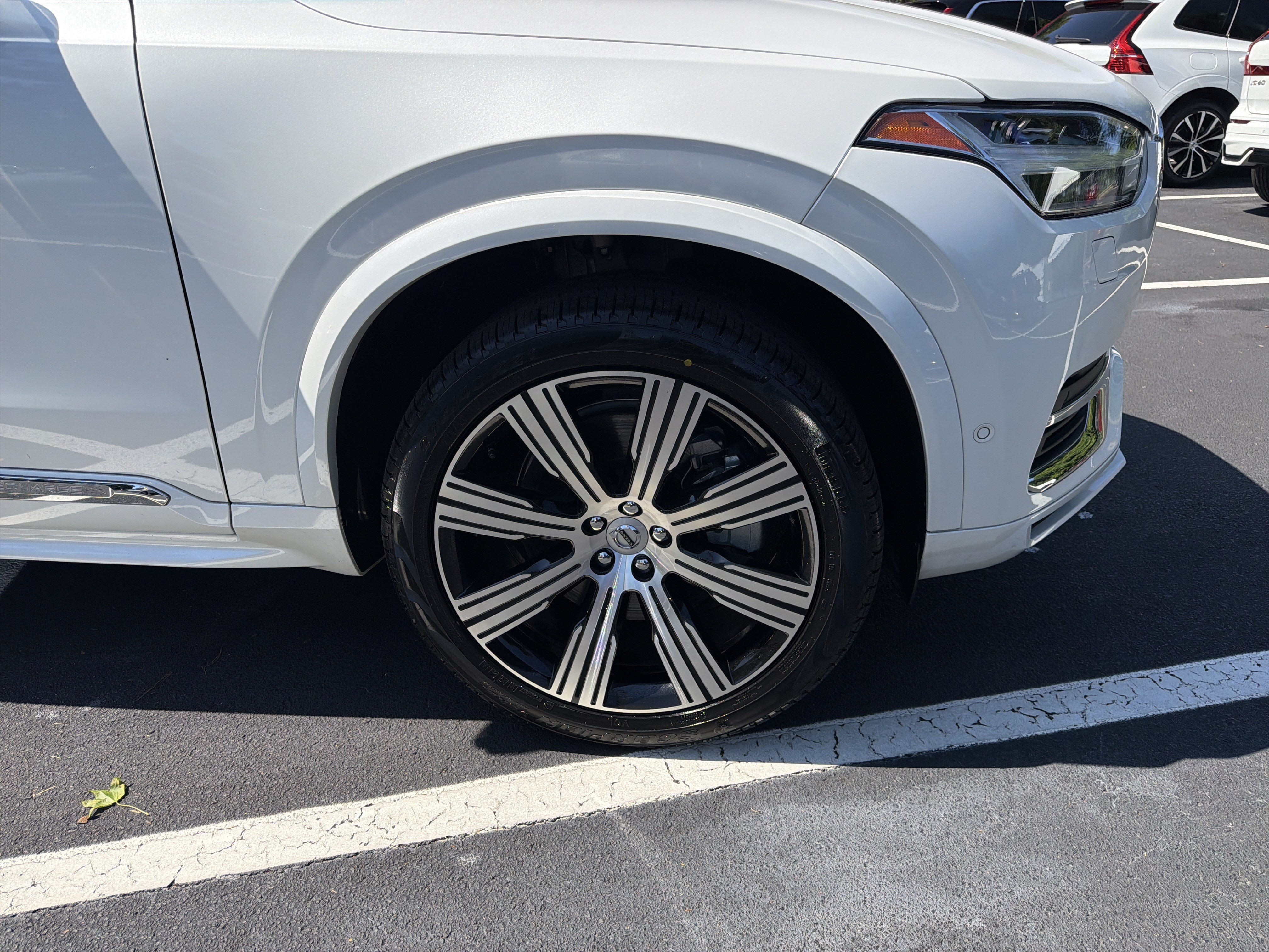 Certified 2024 Volvo XC90 T8 Ultimate w/ Protection Package Premier AWD/4WD image 13