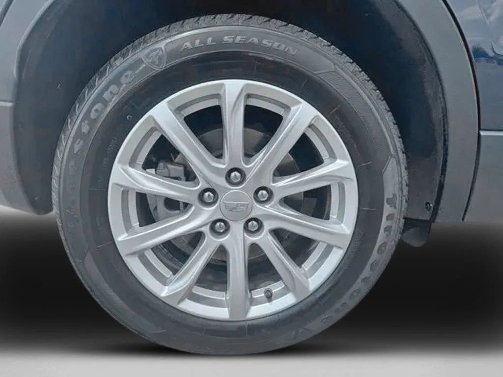Used 2022 Cadillac XT4 Luxury w/ Cold Weather Package FWD image 30
