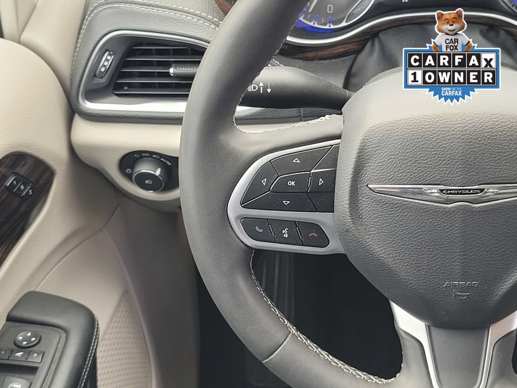 Used 2023 Chrysler Pacifica Limited FWD image 12