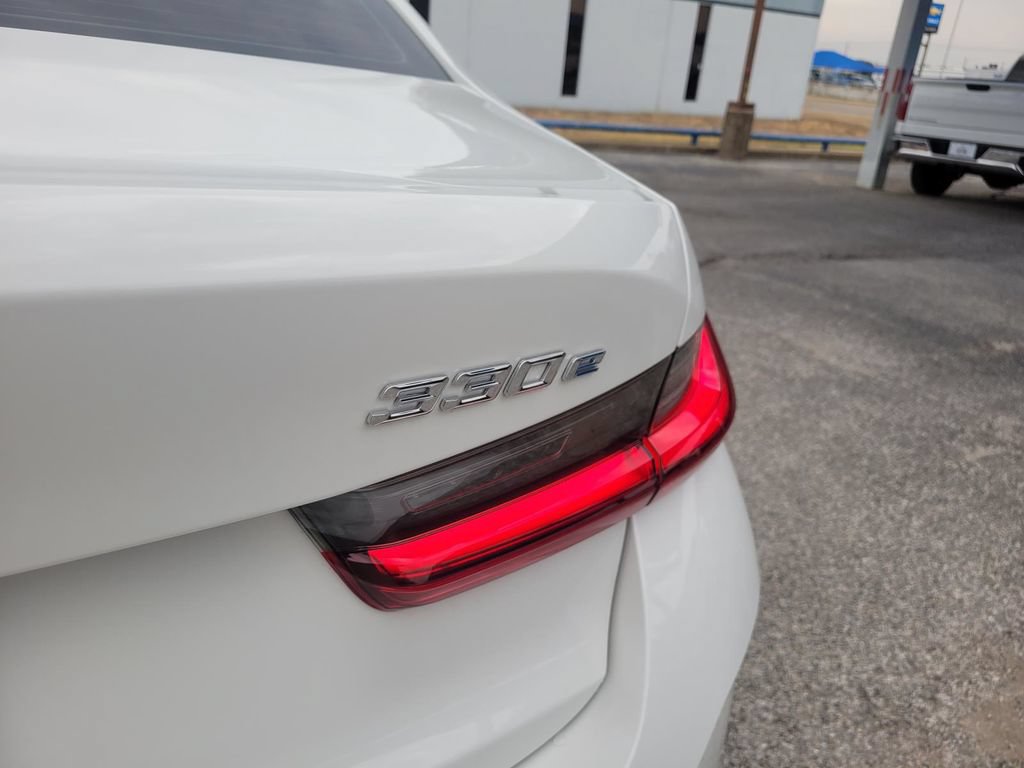 Used 2024 BMW 330e xDrive AWD/4WD image 12