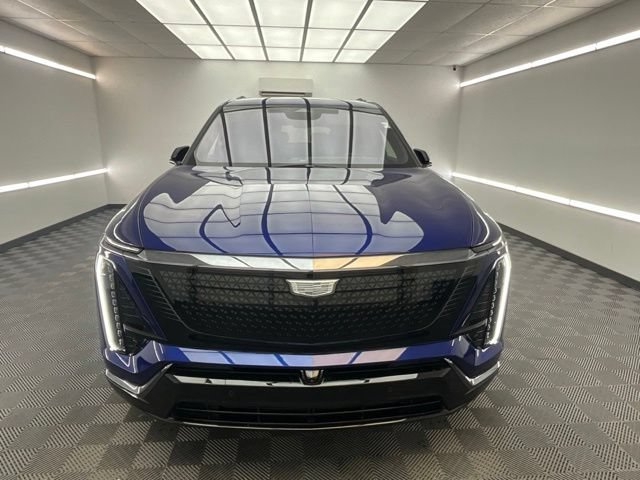 Used 2026 Cadillac Vistiq Sport w/ LPO, Floor Liner Package AWD/4WD image 2
