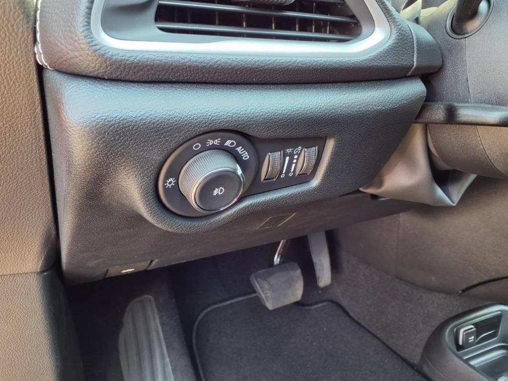 Used 2026 Chrysler Pacifica Select FWD image 13