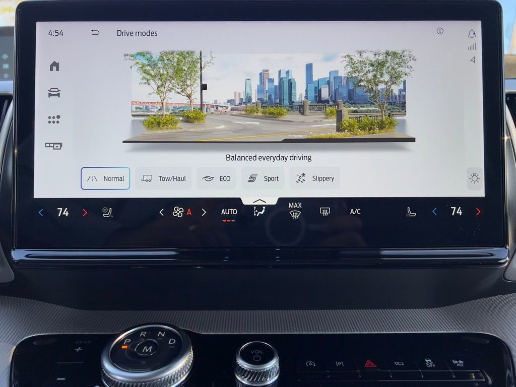 New 2026 Ford Expedition Active image 29