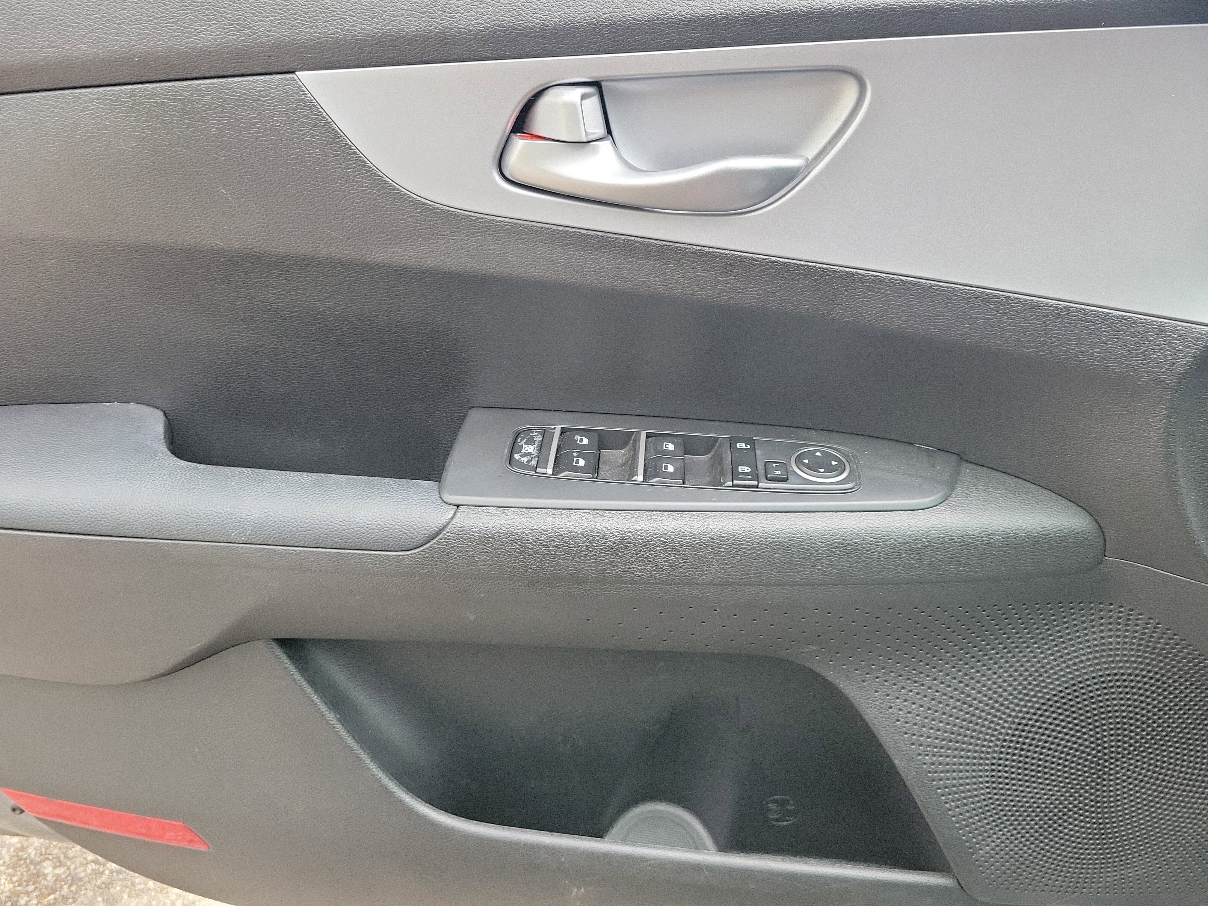 Used 2023 Kia Forte LXS FWD image 19