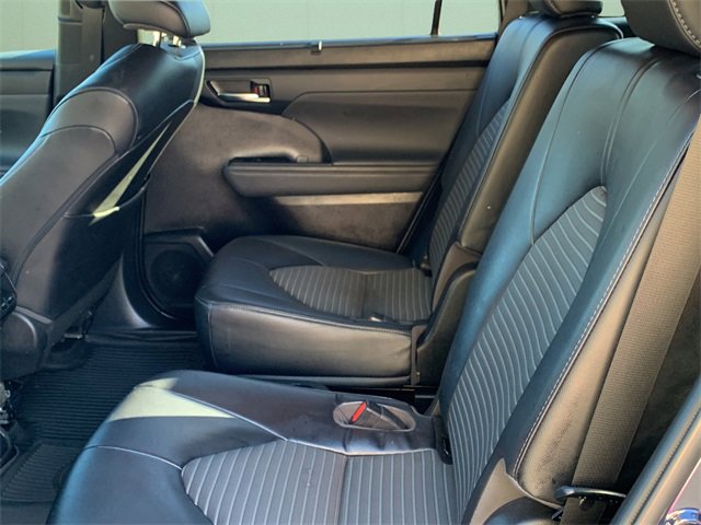 Used 2022 Toyota Highlander XSE image 21