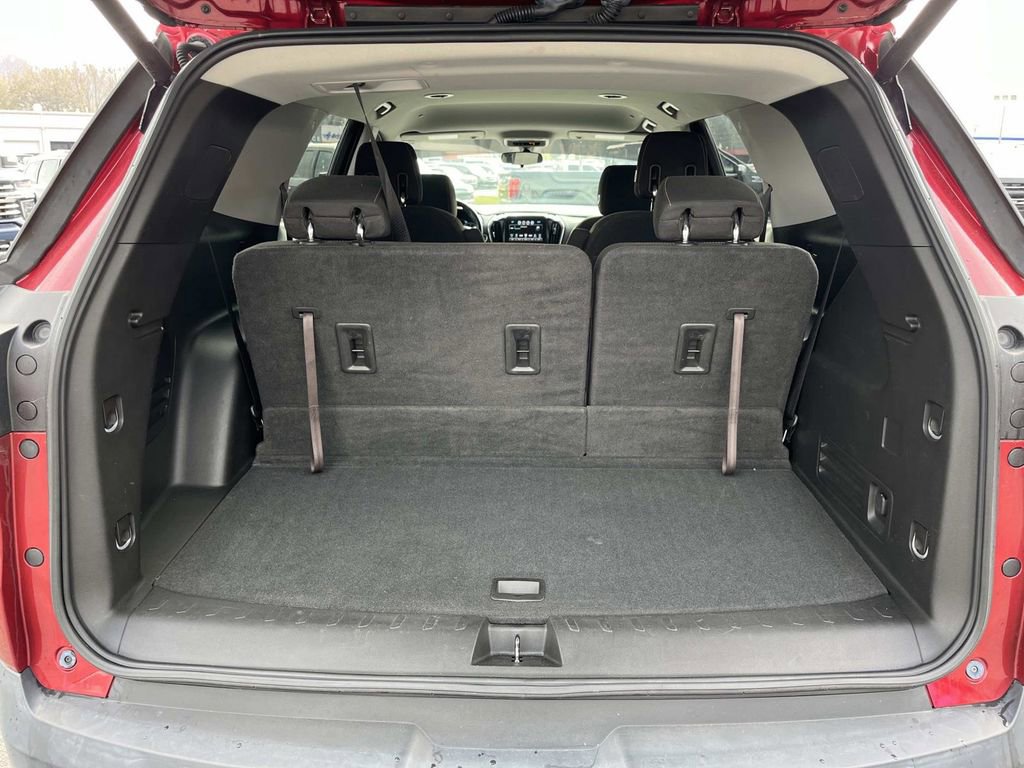 Used 2018 Chevrolet Traverse LT image 20