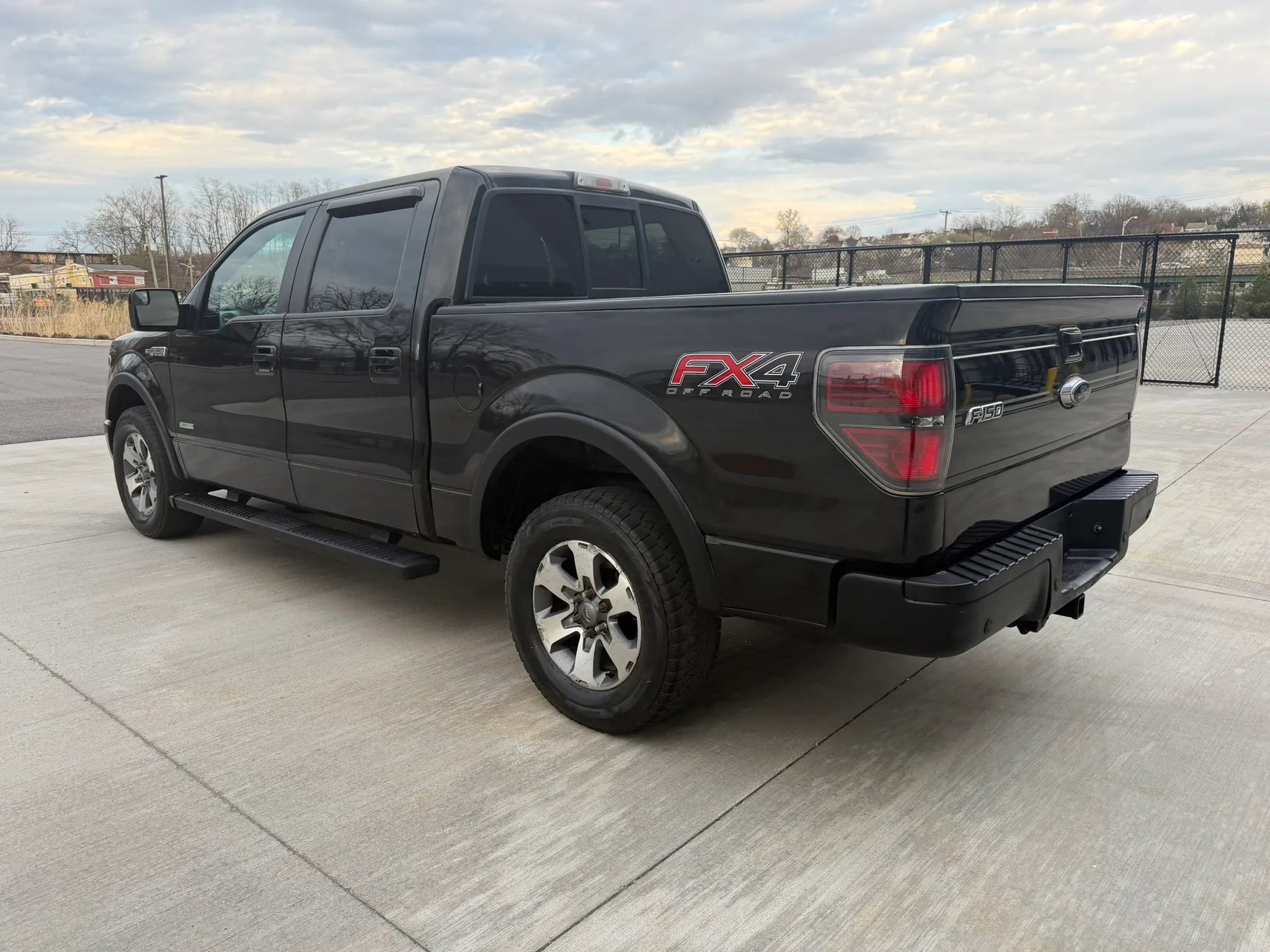 Used 2014 Ford F150 FX4 w/ Equipment Group 402A Luxury image 6