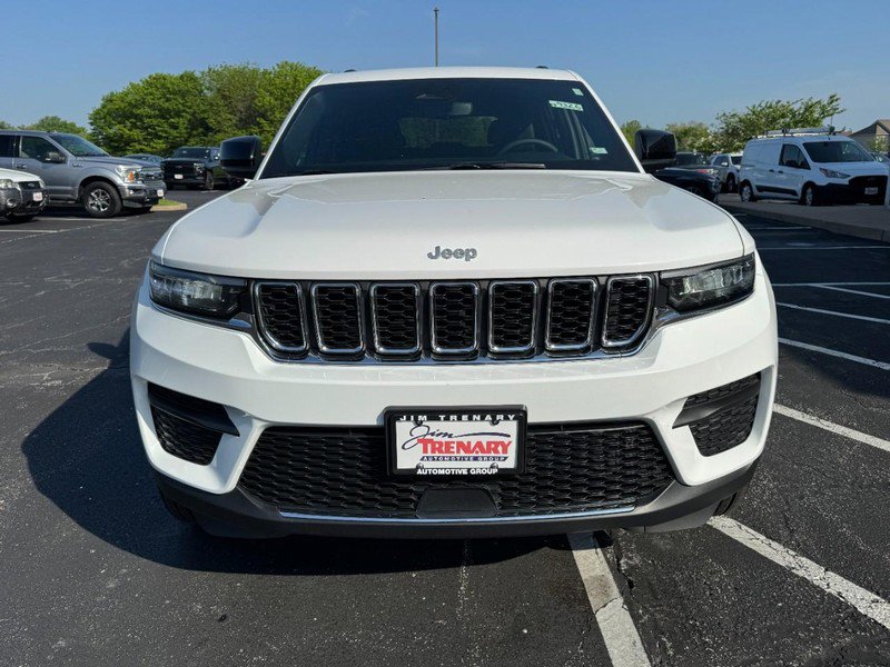 Used 2024 Jeep Grand Cherokee Laredo w/ Luxury Tech Group I image 9