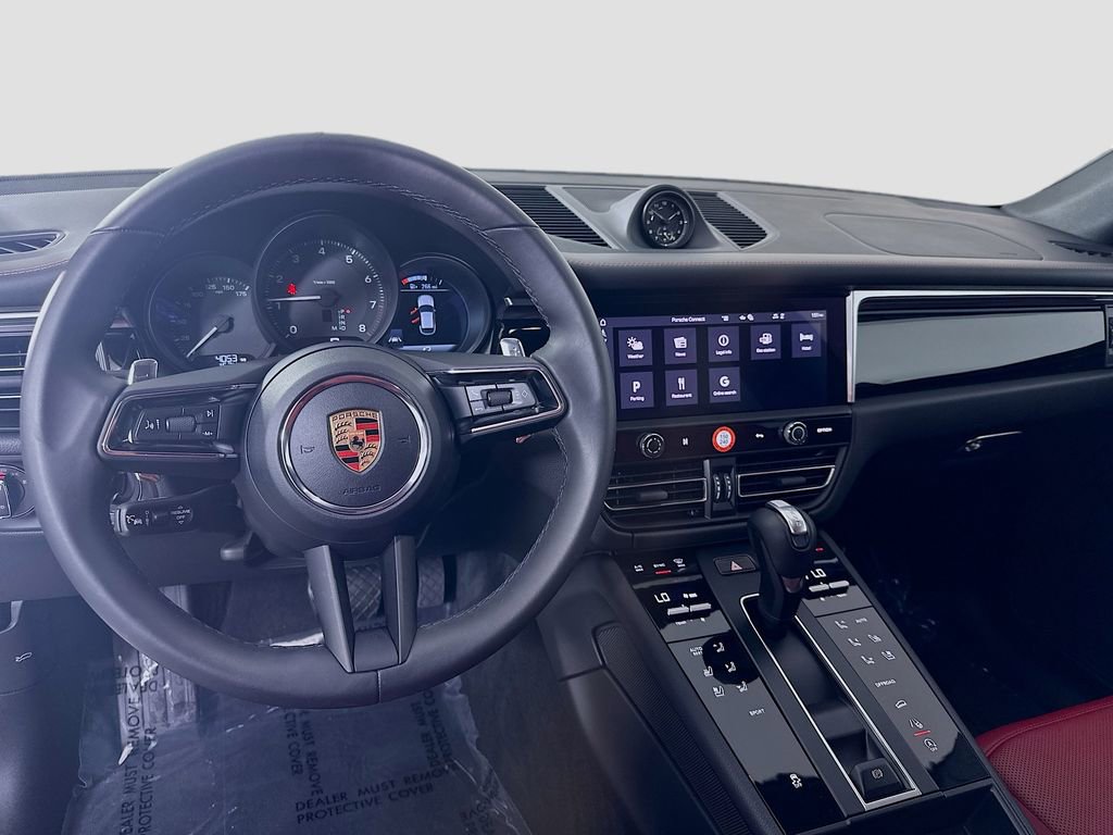Certified 2026 Porsche Macan image 24