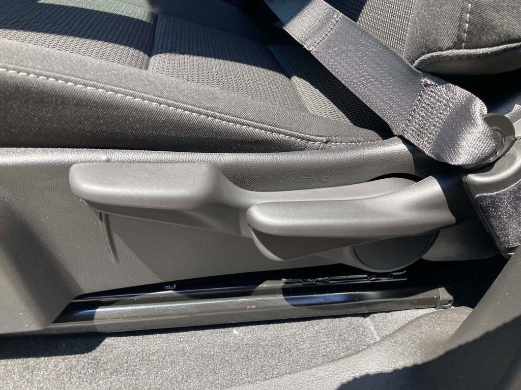 New 2026 GMC Canyon Elevation w/ Convenience Package image 17