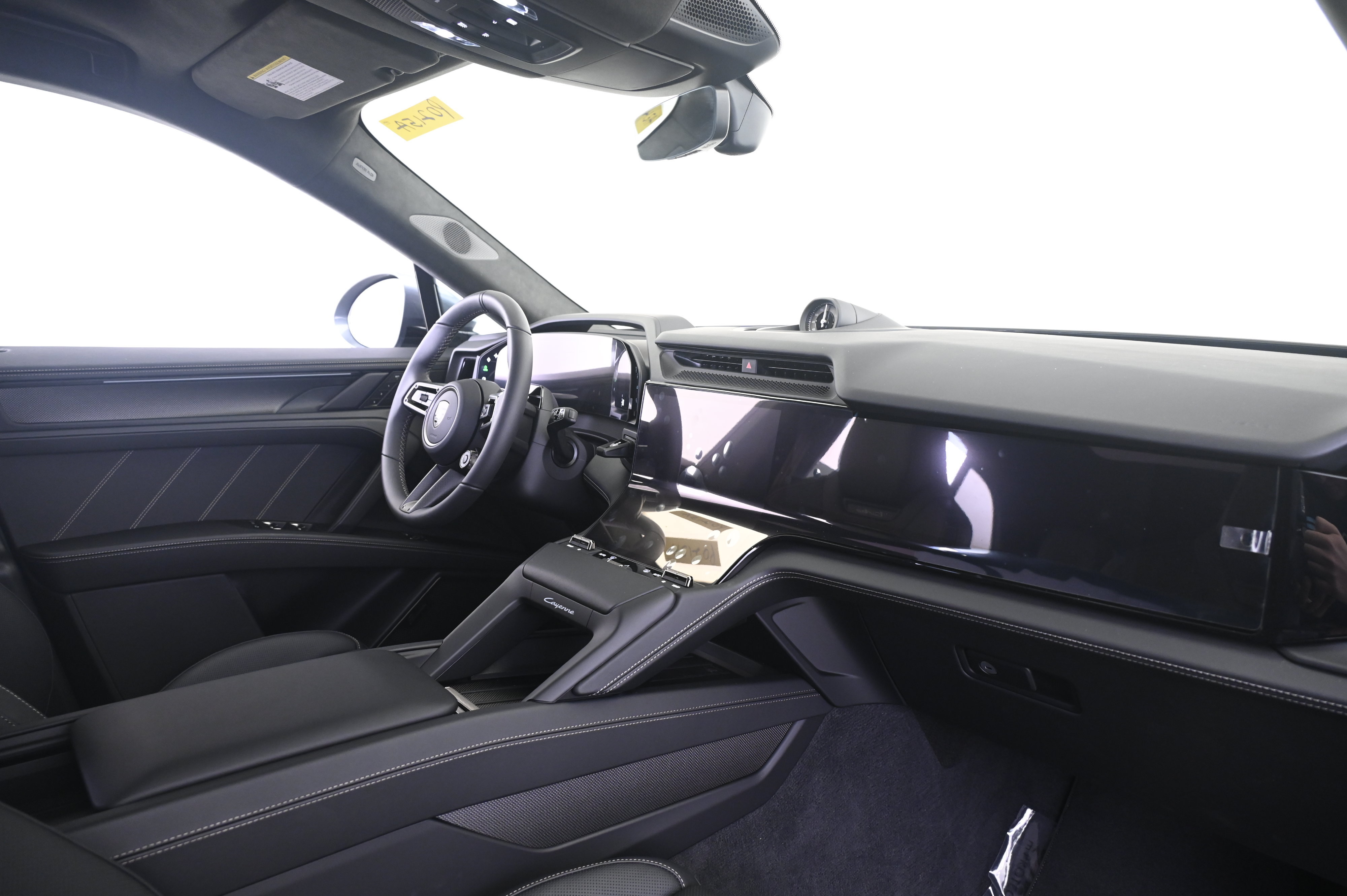 Certified 2026 Porsche Cayenne Turbo AWD/4WD image 23