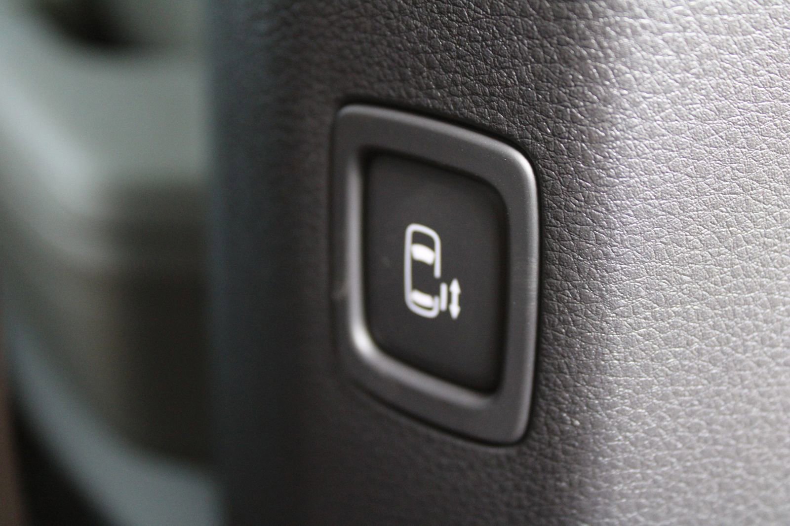 New 2026 Kia Carnival EX image 8