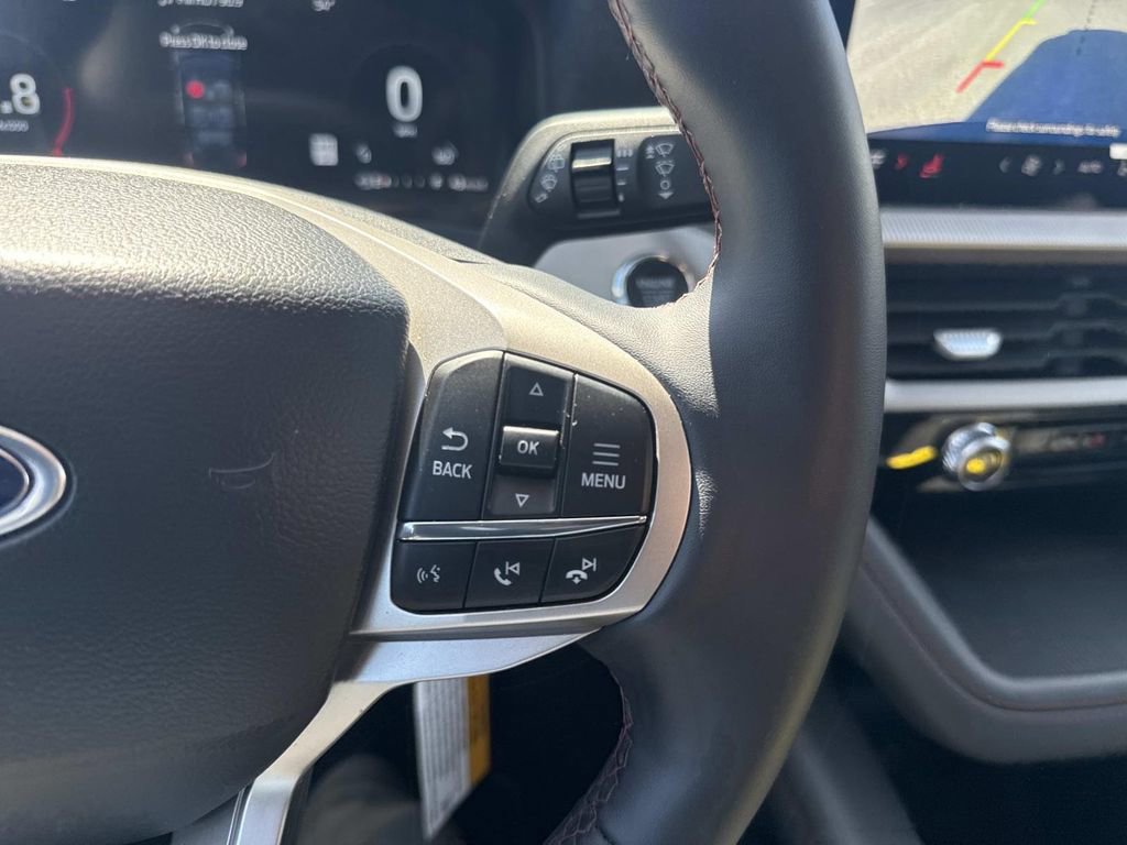 Used 2026 Ford Explorer Active AWD/4WD image 30